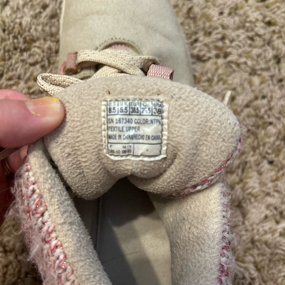 Skechers Women's Tan & Pink Lace up stylish Ankle Boots for hiking. - Picture 5 of 9
